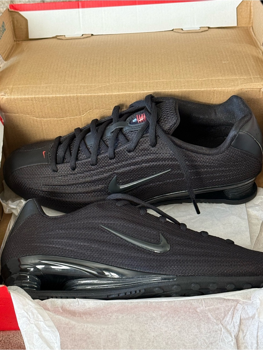Nike Women's Black Running Sneakers with Glossy Swoosh - Picture 3 of 7